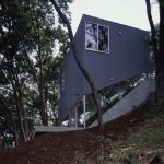 Дом на склоне в Японии