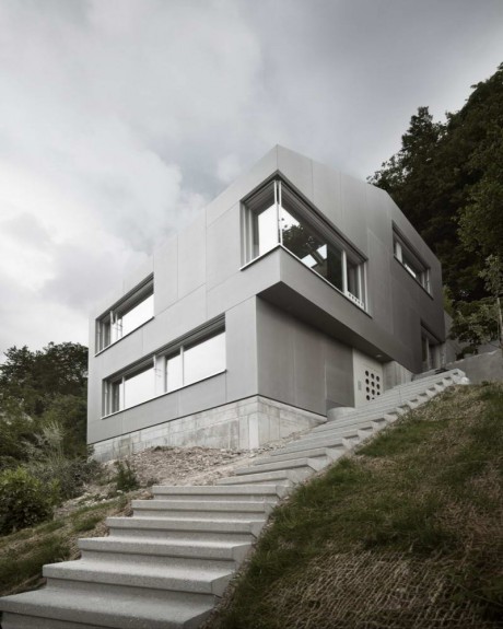 Дом на склоне в Швейцарии