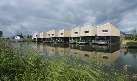 Дома на воде в Голландии