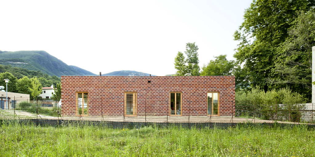 House 712 1
