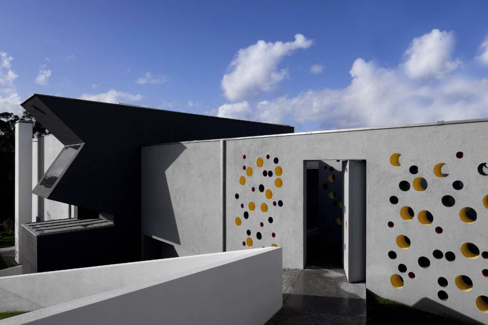 House In Souto 10