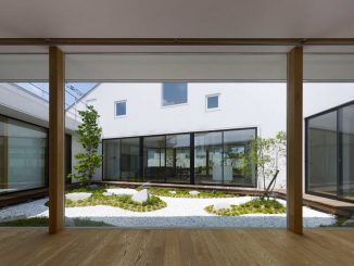 Дом с шатровой крышей в Японии