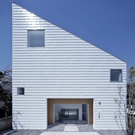 Дом в Шимода-Чоу (House in Shimoda-Chou) в Японии от EANA.