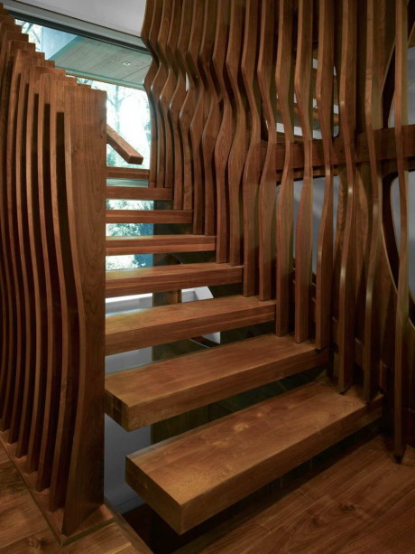 Дизайн необычной деревянной лестницы