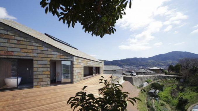 Дом на холме в Японии
