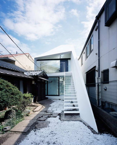 Дом Стрелка (Arrow House) в Японии от Apollo Architects & Associates.