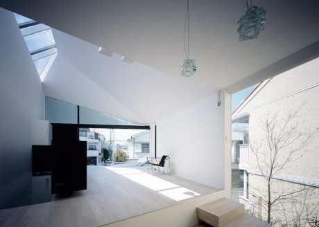 Дом Стрелка (Arrow House) в Японии от Apollo Architects & Associates.