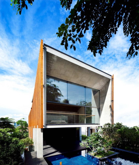 Загородный дом на сложном рельефе в Сингапуре