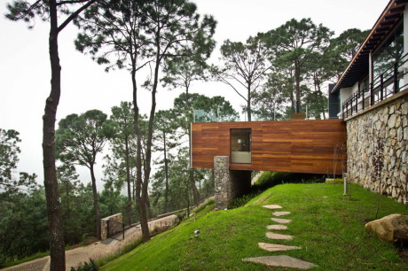 Лесной Дом (Forest House) в Мексике от EMA (Espacio Multicultural Arquitectura).