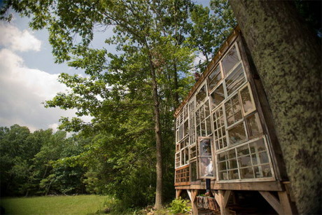 Дом из окон (A House Made of Windows) в США.