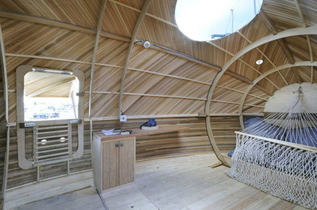 Яйцо Эксбери (Exbury Egg) в Англии от SPUD Group и PAD Studio.