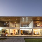 Дом Линарес Диас (Linhares Dias House) в Бразилии от DOMO Arquitetos.