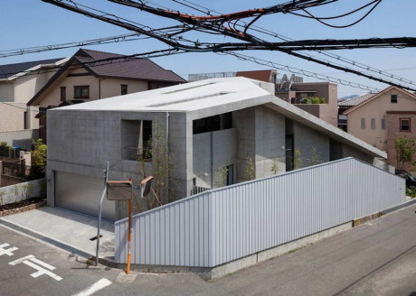 Дом в Хёго (House in Hyogo) в Японии от Shogo Aratani Architect & Associates.