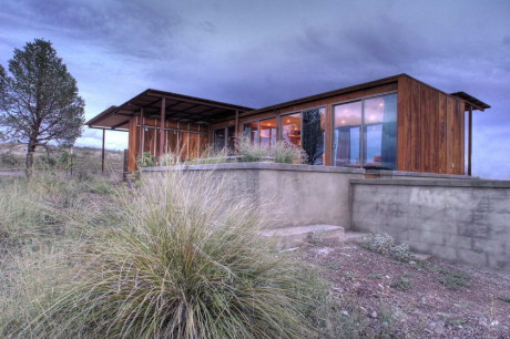 Крошечный дом (Marfa weeHouse) в США от Alchemy Architects, Geoffrey Warner, AIA.