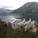 Дом у залива в Черногории