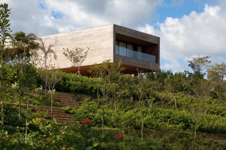 Дом CT (CT House) в Бразилии от Bernardes + Jacobsen Arquitetura.