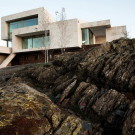 Дом среди скал в Испании