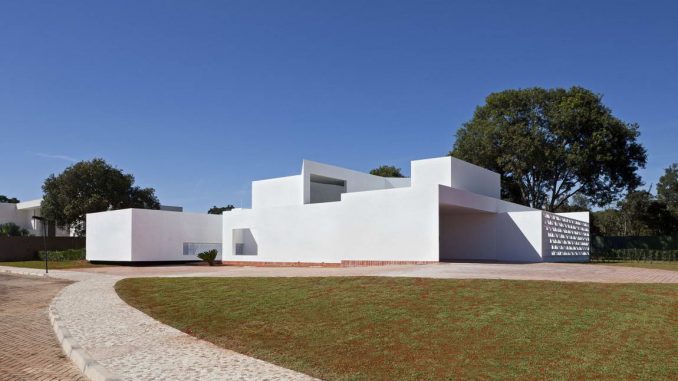 Migliari Guimaraes House 1