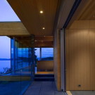 Gulf Islands Residence 12 135x135 Деревянный дом на острове в Канаде фасад стекло рельеф лес берег природа дерево 