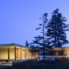 Gulf Islands Residence 15 135x135 Деревянный дом на острове в Канаде фасад стекло рельеф лес берег природа дерево 