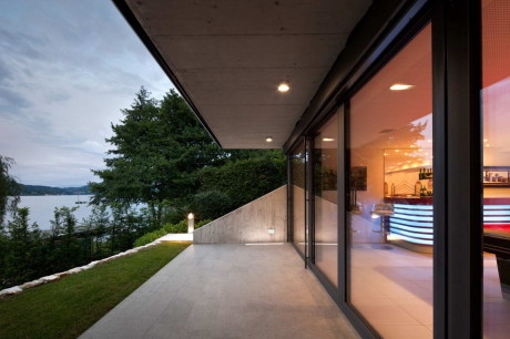 Дом у озера (Lakeside House) в Австрии от Spado Architects.