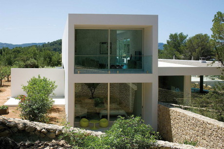 Вилла Иксос (Villa Ixos) в Испании.