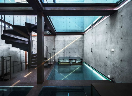 Вертикальный стеклянный дом (Vertical Glass House) в Китае от Atelier FCJZ.