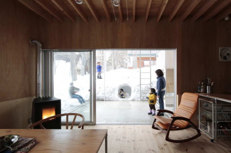 Вилла в Хакуба (Villa in Hakuba) в Японии от Naka Architects.