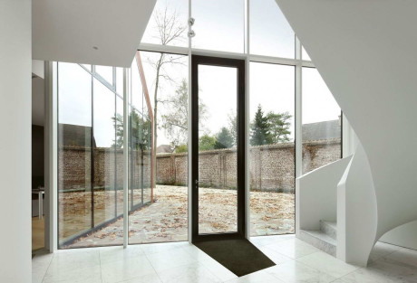 Дом VDV (House VDV) в Бельгии от Graux & Baeyens Architects.