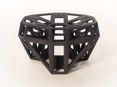 Еще одно практическое приложение 3D-печати предложила Studio Minale-Maeda на мебельной ярмарке в Милане.