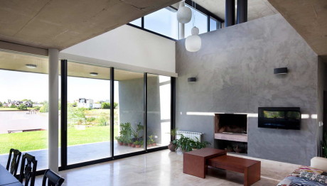 Дом JG (JG House) в Аргентине от Speziale Linares Arquitectos.