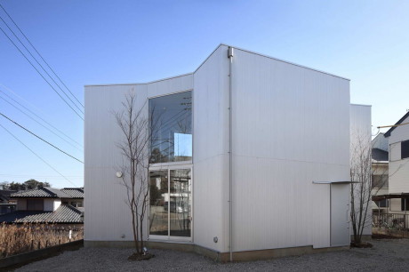 Дом в Касива (House in Kashiwa) в Японии от Yamazaki Kentaro Design Workshop.