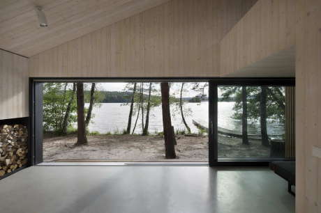 Домик у озера (Lake Cabin) в Чехии от FAM Architekti и Feilden+Mawson.