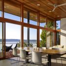Домик на острове Вашон (Vashon Island Cabin) в США от Vandeventer + Carlander Architects.