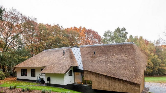 Реконструкция дома (Verbouwing Woonhuis Holten) в Голландии от MAAS Architecten.