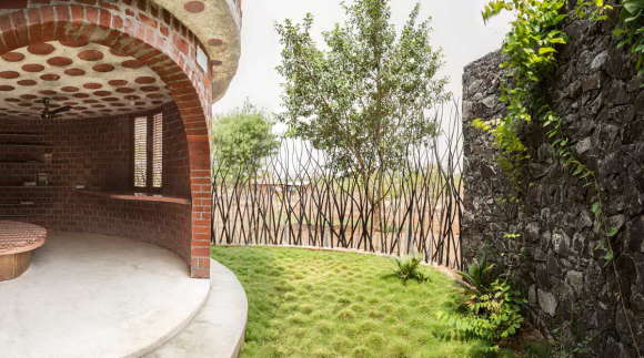 Кирпичный Дом (Brick House) в Индии от iSTUDIO Architecture.