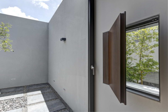 OVal House 9