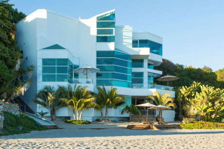 Пляжный дом в Райской Бухте (Paradise Cove Beach Home) в США.