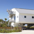 Дом у моря (Seagrape House) в США от Traction Architecture.