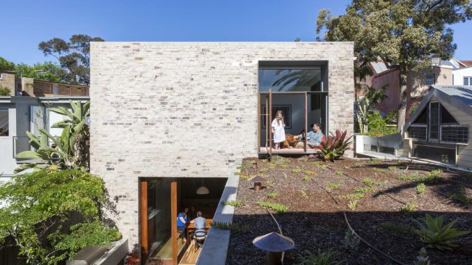Дом с двором (Courtyard House) в Австралии от Aileen Sage Architects.