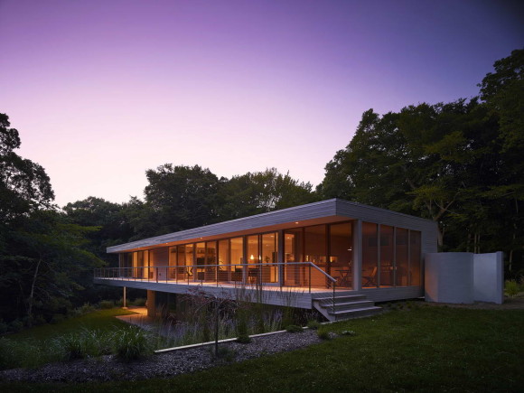 Деревянный эко-дом (Green Woods House) в США от Stelle Lomont Rouhani Architects.
