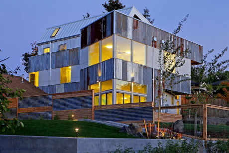 Дом с нулевым потреблением энергии (Net Zero Reclaimed Modern Home) в США, от Dwell Development.