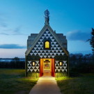 Дом Эссекс (House for Essex) в США от FAT Architecture и Grayson Perry.