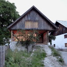 Апартамент в сарае (Alpine Barn Apartment) в Словении от OFIS Arhitekti.