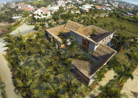Общинный дом Кэм Тхань (Cam Thanh Community House) во Вьетнаме от 1+2>3.