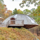 Дом в форме летающей тарелки (House Shaped Like a Flying Saucer) в США.