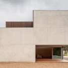   (Bitten House)    arnau estudi d’arquitectura.