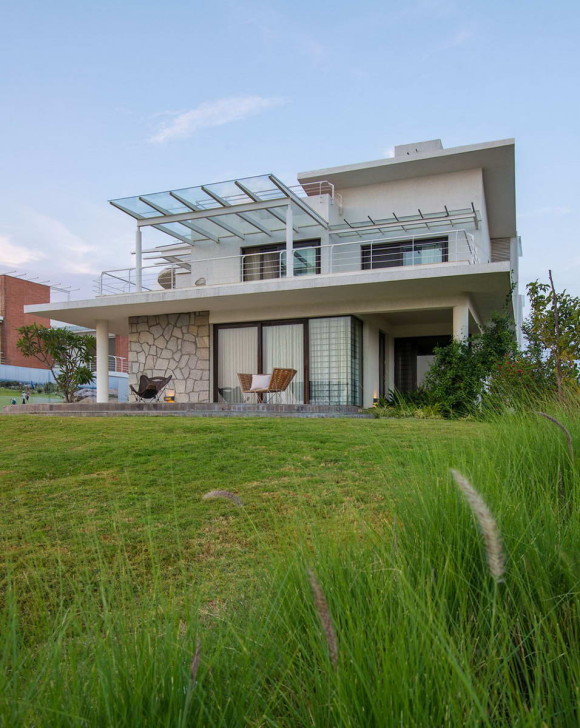 Clover Villa 6
