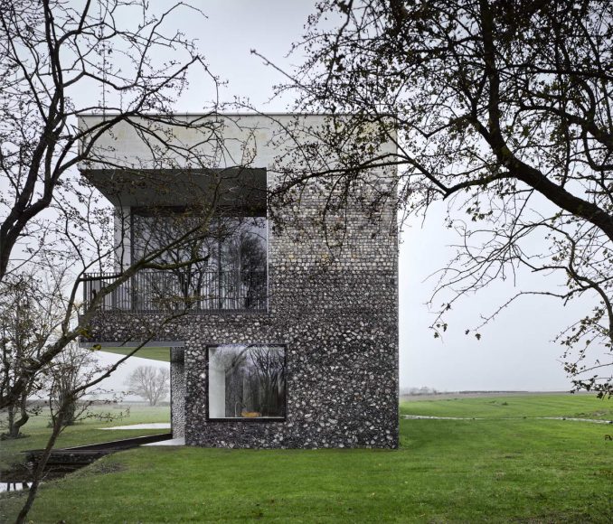 Дом Кремень (Flint House) в Англии от Skene Catling de la Pena.