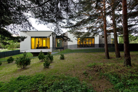 Жилой дом в Паланге (Gyvenamasis Namas Palangoje) в Литве от G. Natkevicius & Partners.